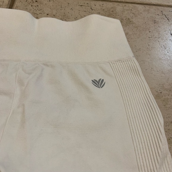 Forever 21 Ribbed Seamless Leggings - Cream, Size S/P - Picture 2 of 6